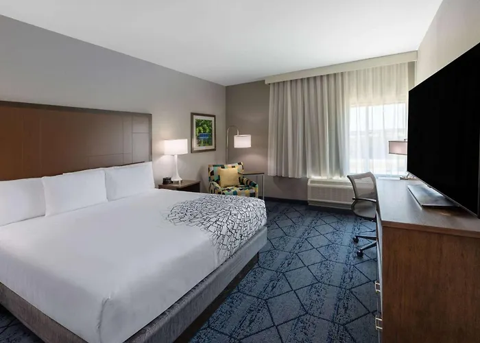 La Quinta & By Wyndham Near Kalahari Round Rock