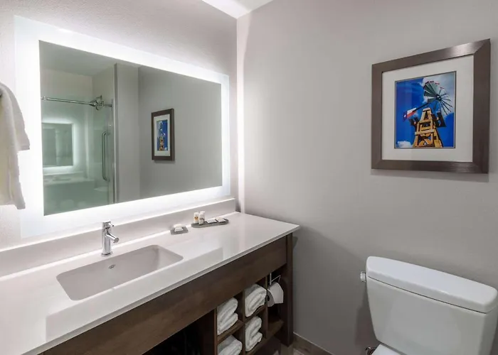 La Quinta & By Wyndham Near Kalahari Round Rock